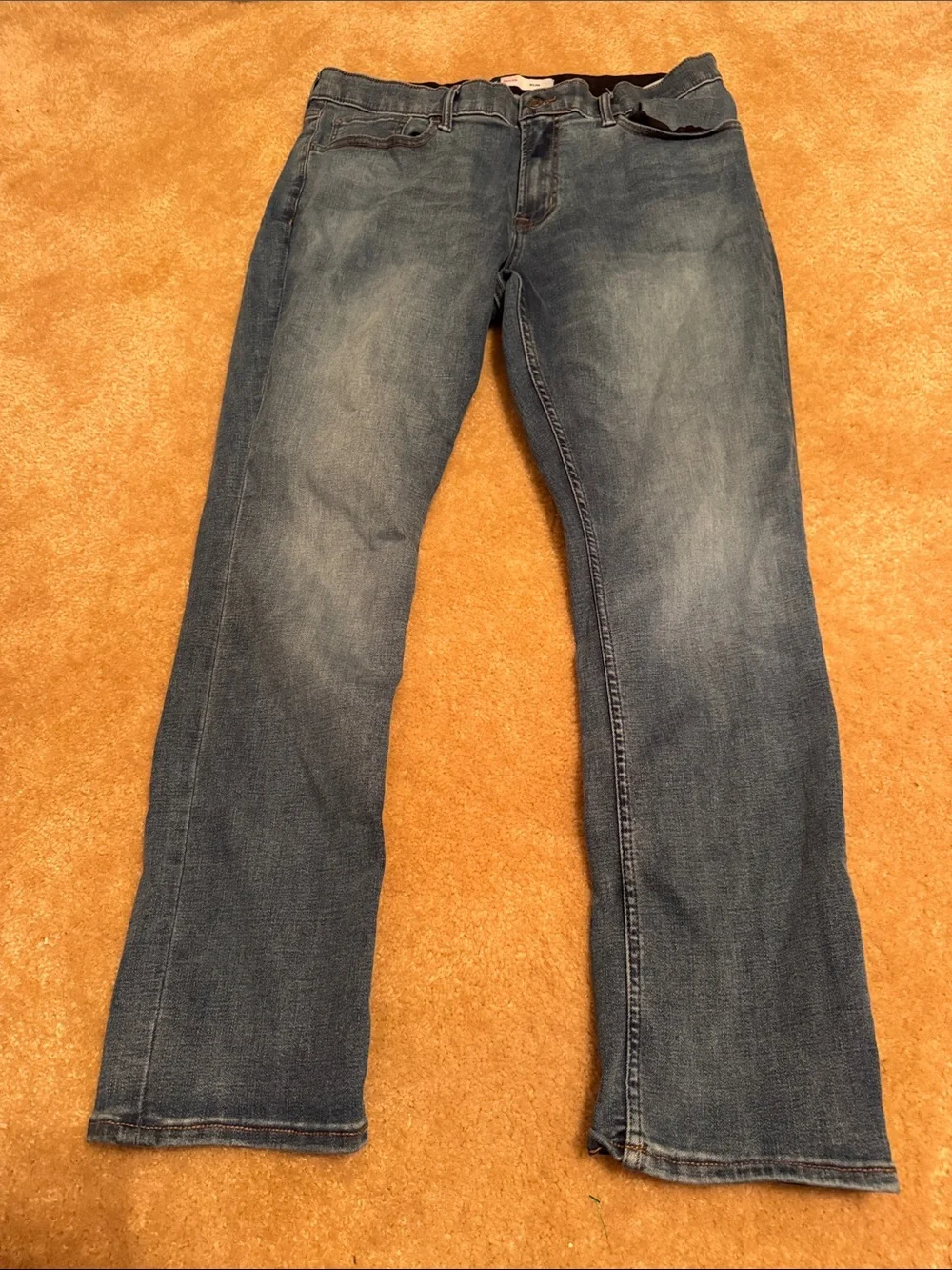 Old Navy Men's Straight Leg Jeans in Faded Blue Wash